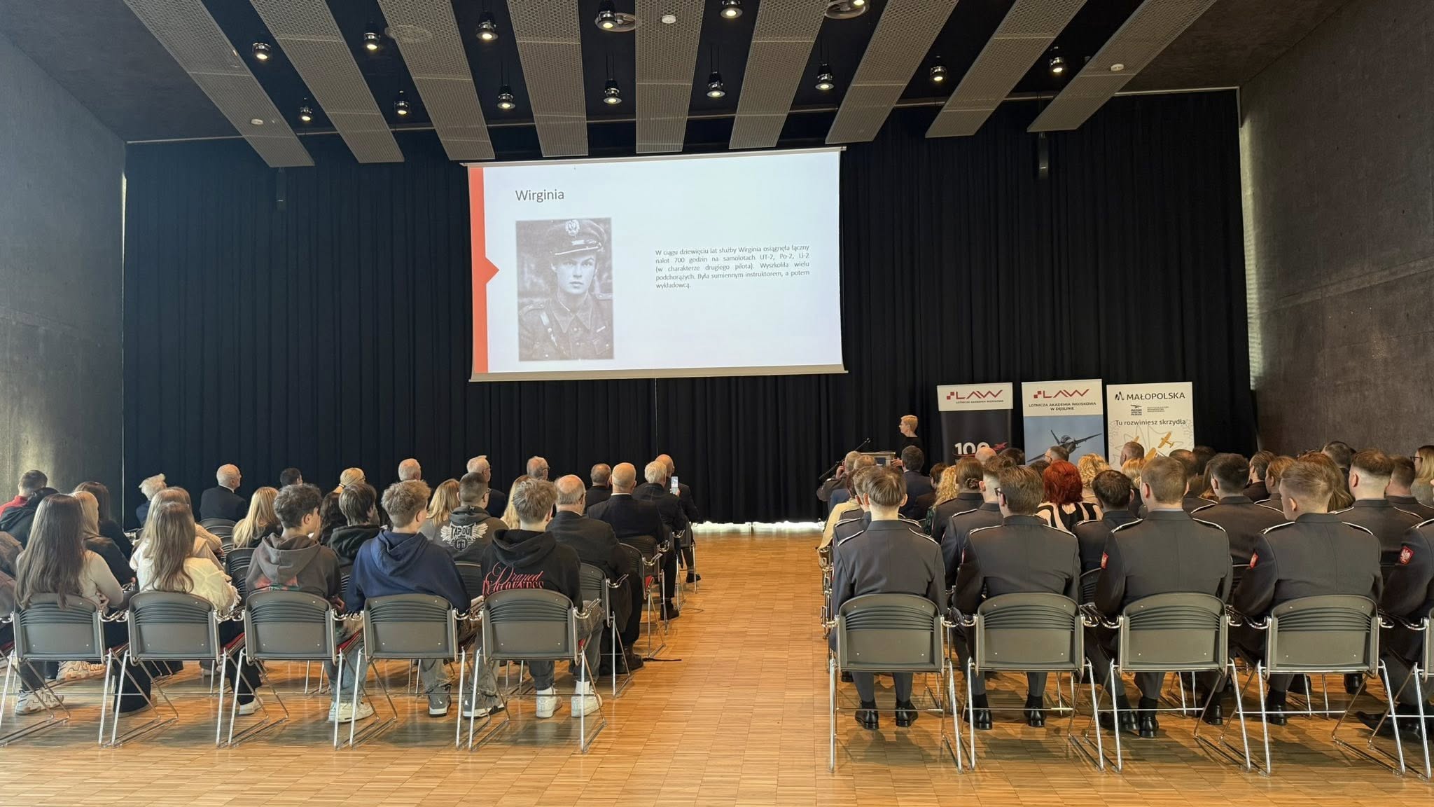 599945868 122214114716286264 1100709678415353857 n